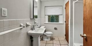 829-833 Conestoga Road Gallery 40