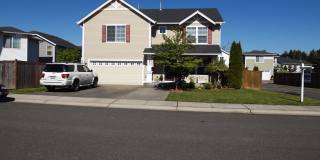 Beautiful 3 bedroom 2 1/2 bath 2 Story Home in Puyallup! Gallery 1