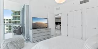 6899 Collins Avenue Gallery 4