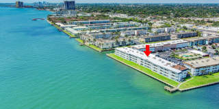 100 Shore Court Gallery 43