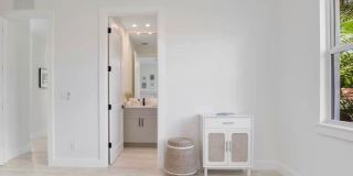 138 Greenbrier St Gallery 24