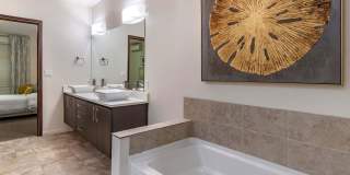 Yacht Harbor Club Gallery 28