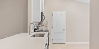 5 Seabury Place Gallery 7