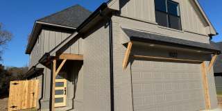 BRAND NEW - 4 bed - 3 bath - Fenced yard! Gallery 1