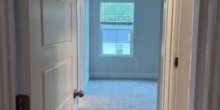 Desirable 3/2.5 Townhome Available Now! Gallery 18