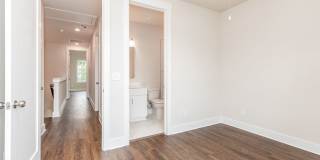 Beautiful 3BR 2.5BA Townhome w/ Full Appliance Kitchen • Garage Parking • Ultra-Modern Gallery 14