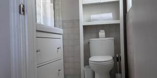 113 Coronado St Gallery 17