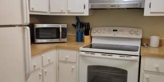 Seasonal/short term 2/2 ground floor condo downtown Sarasota. Gallery 4