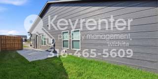 New 3-Bedroom Duplex with 2-Car Garage, Fenced Yard & Lawn Care Included Gallery 5