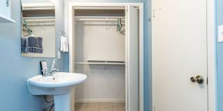 Cute midcentury modern home in central Lubbock! Gallery 19