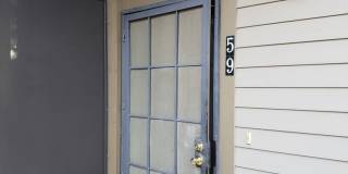 Northwoods Condo - 2 bed / 1 bath with assigned parking Gallery 1