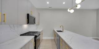 4629 S Michigan Avenue Gallery 15