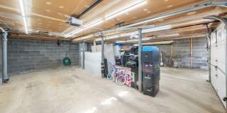 Large 3 Bedroom Apt + Private Office Space Gallery 47