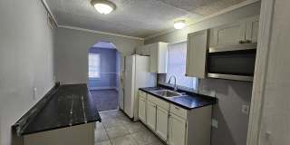 Charming 3-bedroom, 1-bath bungalow in Warren Gallery 6