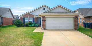 Beautiful Home in Edmond + Edmond Schools + 3 bedrooms Gallery 1