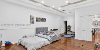628 N Island Gallery 62