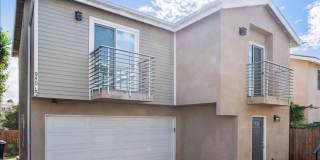 Modern Detached 3 Bedroom House with Private 2 Car Garage and Patio Gallery 1