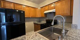 2 Bedroom Upstairs Condo with Bonus Room Near UNLV! Gallery 9