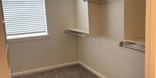 Beautiful 4 bed 3.5 bath home with a game room in The Enclave! Gallery 32