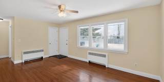 Charming 4BR House in Toms River Gallery 1