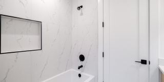 2113 North Kenmore Ave. Gallery 8