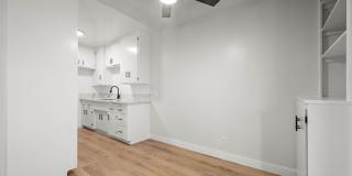 928 4th Street Gallery 16
