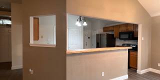 Open Floor Plan! Gallery 8