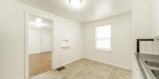 4326 Crittenden Avenue Gallery 8