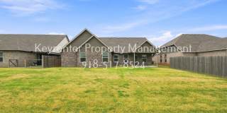 BRAND NEW 4 BEDROOM SIMMONS HOME IN BIXBY!!! Gallery 21