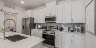 Victory Ridge 2 bedroom with garage! Gallery 9