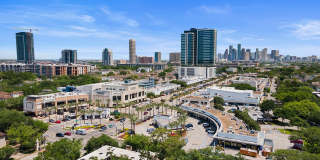 1010 Waugh Apartments Gallery 39