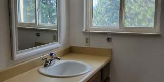 Townhome with 4 bedrooms, 2.5 bath Gallery 12