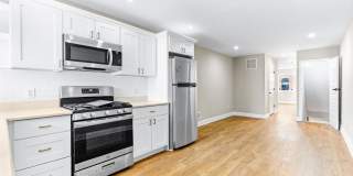Parkside Haven: Contemporary 2-Bedroom Row Home Near Patterson Park Gallery 15