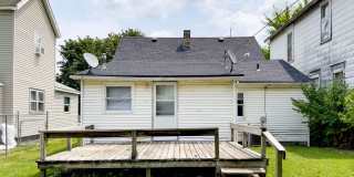 *AVAILABLE NOW!* Cozy Three Bedroom Home! Gallery 4