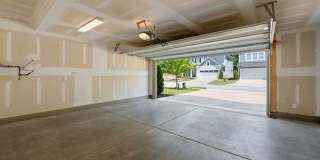 Available June 1!! Beautiful and Bright 4 Bedroom + 2.5 bath home with Loft & Open Floor Plan! Gallery 16