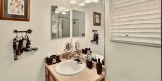 Charming 3BR House in Aurora Charming 3BR House in Aurora Gallery 6
