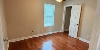 826 Radford Place Gallery 14