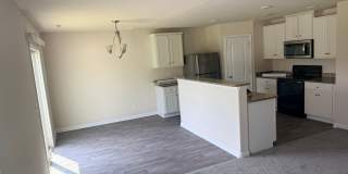 Lovely 3 bedroom/2.5 bath townhome Gallery 7
