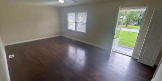 Beautiful 3 BED- 2BA with bonus room fenced in yard Gallery 3