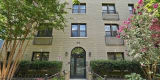 Sun-Filled Furnished 1BR in the Heart of Capitol Hill! Gallery 3