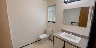 2 Week Special - 3BR Home w/ Garage, Yard & Fireplace Gallery 9