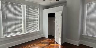 Penthouse Vintage Apartment in Historic Home Near Downtown Gallery 6