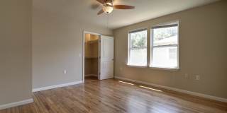 UT PRE LEASE: 2009 Remodeled 6 Bed / 3 Bath, Wood & Stained Concrete Floors, Custom High End Kitchen and Bathrooms, Just North of UT Gallery 16