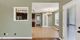 Pet Friendly Three Bedroom! Gallery 12