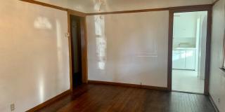 Charming 2bdrm 1 bath house with garage and fenced yard Gallery 1