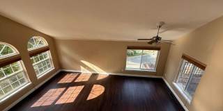 Large 6-Bedroom Home with a Fenced Yard, Pet Friendly! Gallery 5