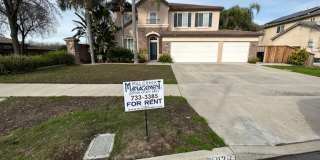 4 Bedroom 2.5 Bathroom with pool in NW Visalia!! Gallery 1