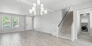 10116 Cascadia Creek Street Gallery 10