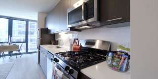 661 N La Salle Dr Gallery 1