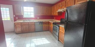 3bed/2bath house with fenced backyard Gallery 6